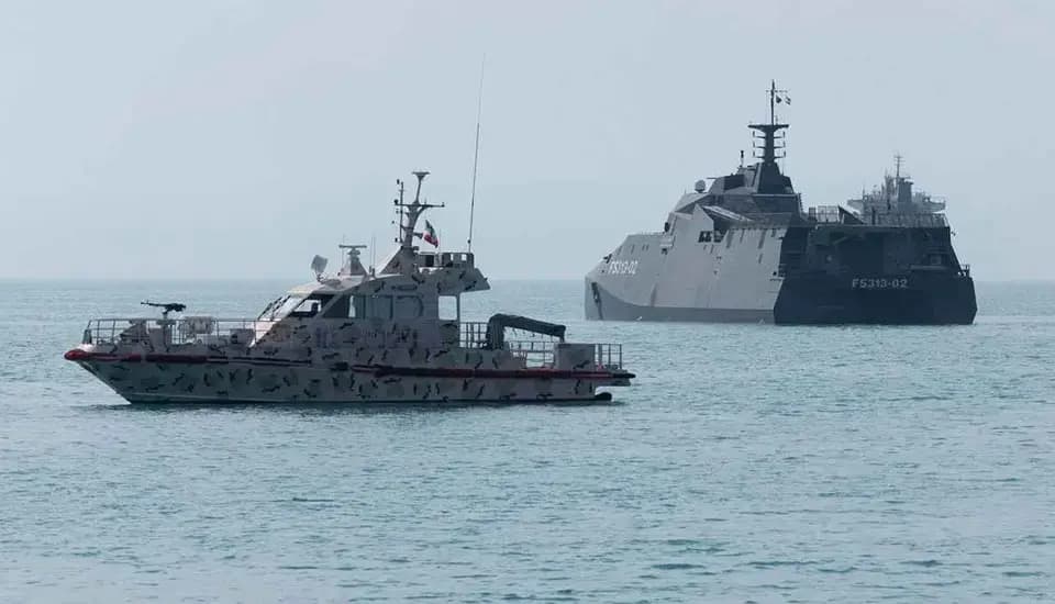 ফের বন্ধ হরমুজ প্রণালি