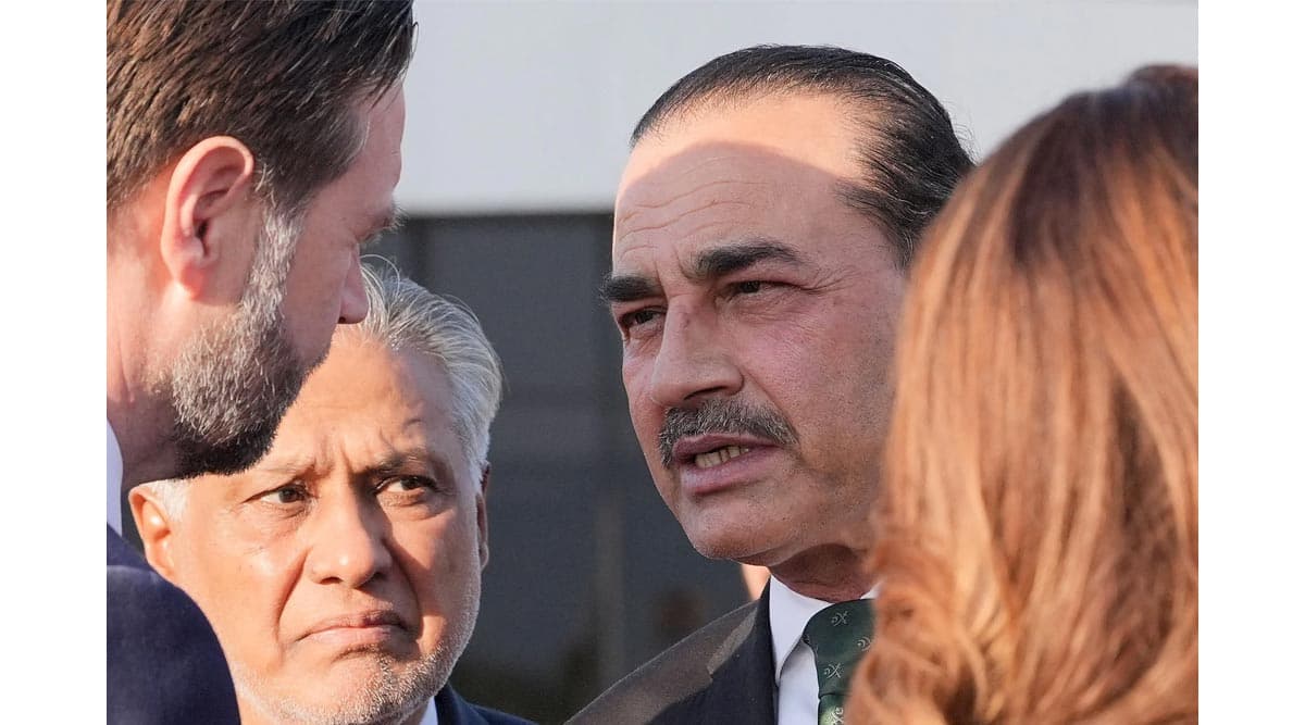 ‘যুক্তরাষ্ট্রের বার্তা নিয়ে’ ইরানে পাকিস্তানের সেনাপ্রধান