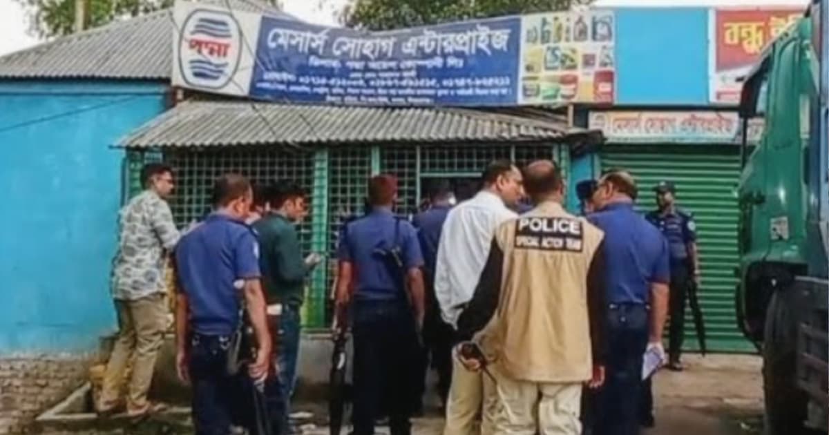 পানির ট্যাংকি থেকে ২১০০ লিটার ডিজেল জব্দ, আটক ২