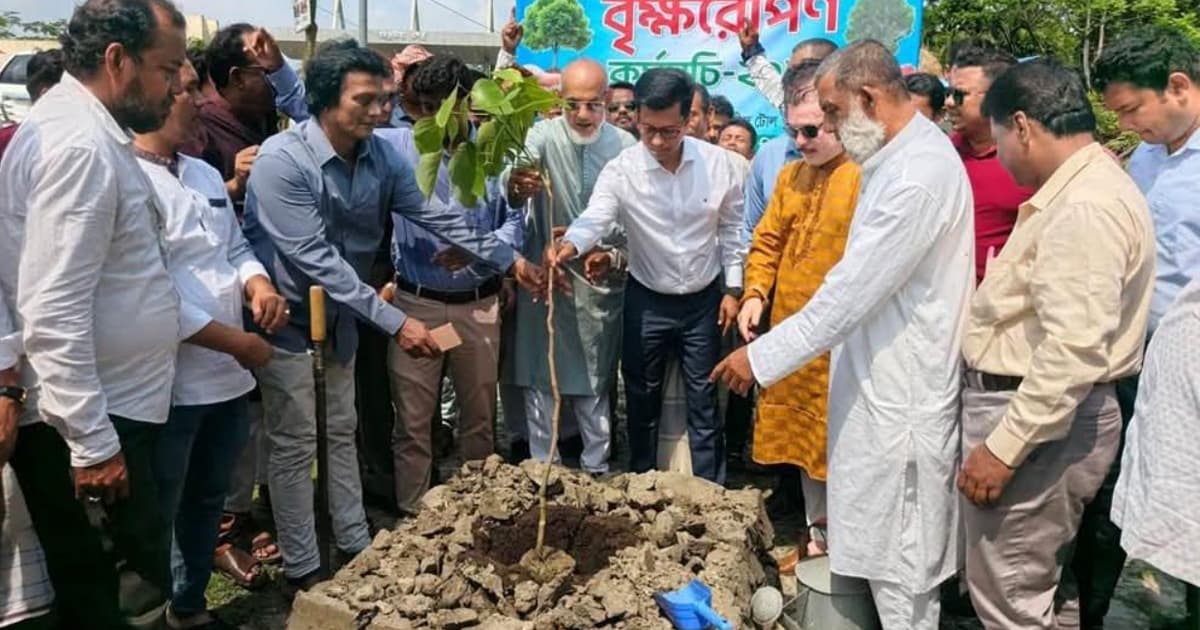 পিরোজপুরে বৃক্ষরোপণ কর্মসূচির উদ্বোধন