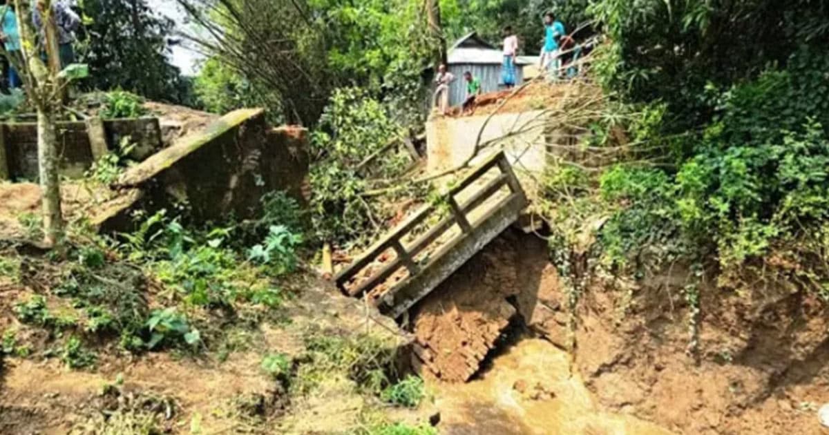 বারহাট্টার ছোট কৈলাটীতে কালভার্ট ধস, চরম দুর্ভোগ
