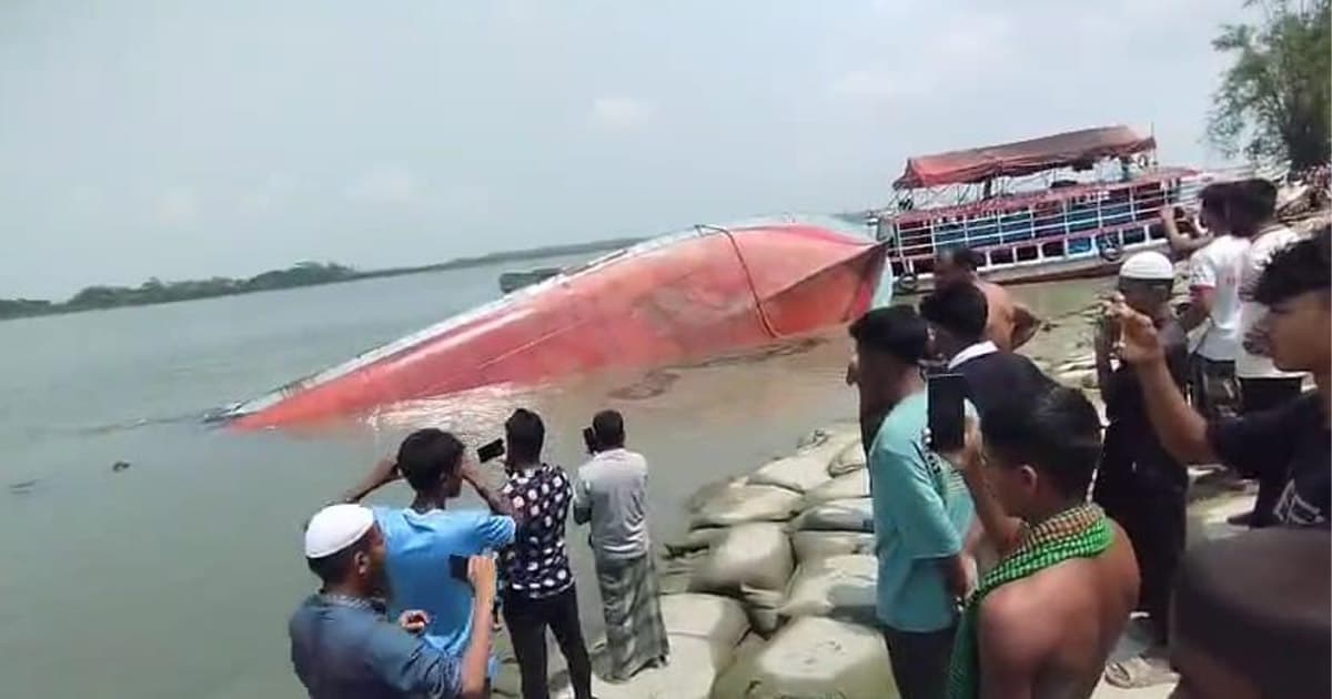 বরিশালে চরমোনাই ঘাটে লঞ্চডুবি