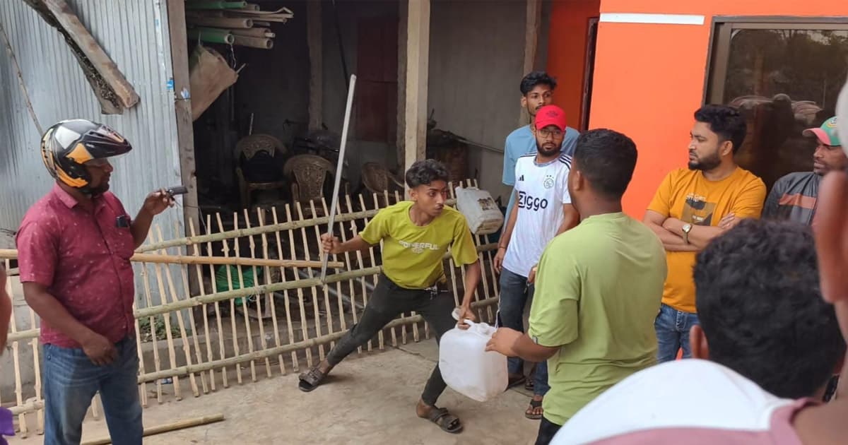 গুরুদাসপুরে ফিলিং স্টেশনে বিশৃঙ্খলা, হামলার অভিযোগ