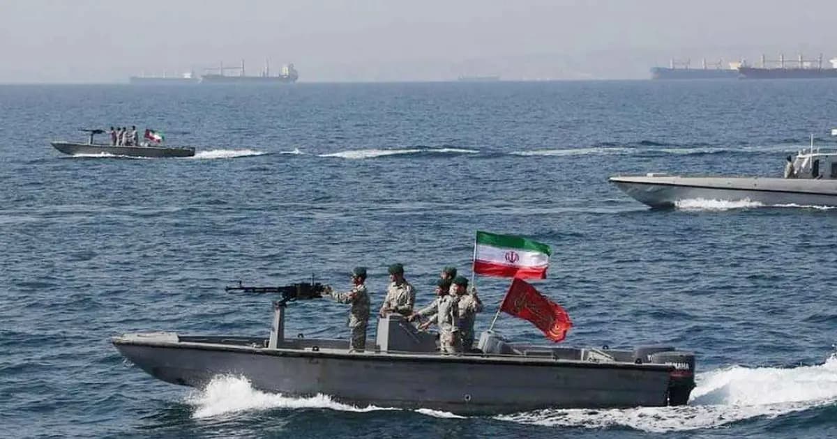 হরমুজ প্রণালি দিয়ে দিনে ১৫ জাহাজ যেতে পারবে