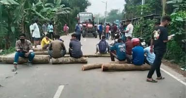 জামালপুরে তেল না পেয়ে সড়ক অবরোধ