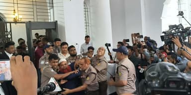 রায়ের পর ‘জয় বাংলা’ স্লোগান দিয়ে নির্দোষ দাবি আসামিদের