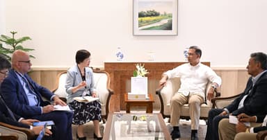 প্রধানমন্ত্রীর সঙ্গে এশিয়ান ইনফ্রাস্ট্রাকচার ইনভেস্টমেন্ট ব্যাংকের প্রতিনিধি দলের সাক্ষাৎ