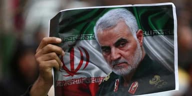 যুক্তরাষ্ট্রে কাসেম সোলেমানির স্বজনদের গ্রেপ্তার