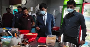 শরীয়তপুরে খাদ্য প্রতিষ্ঠানকে ৩ লাখ টাকা জরিমানা