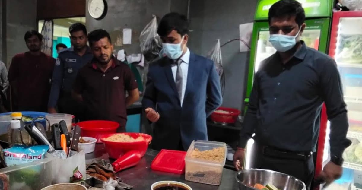 শরীয়তপুরে খাদ্য প্রতিষ্ঠানকে ৩ লাখ টাকা জরিমানা