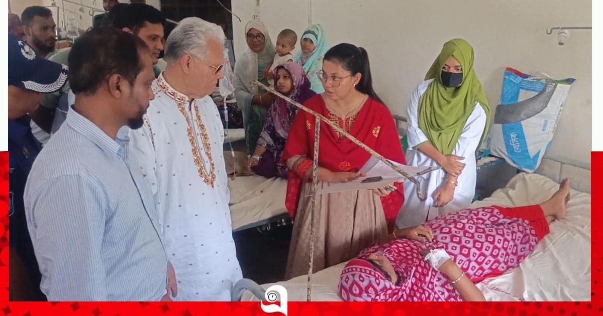 দুমকিতে বৃক্ষরোপণ ও হাসপাতাল পরিদর্শন করলেন এমপি