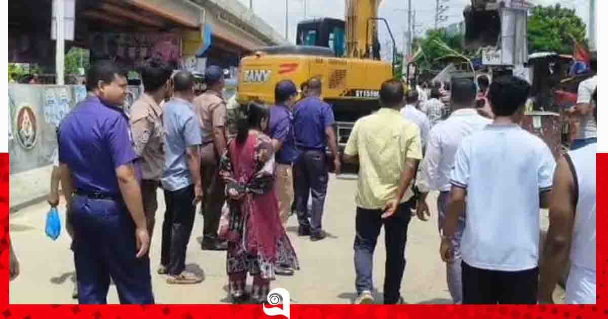 ঢাকা-মাওয়া এক্সপ্রেসওয়ের পাশ থেকে অবৈধ স্থাপনা উচ্ছেদ