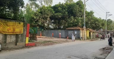 ৭২ ঘণ্টার ব্যবধানে খুঁটিসহ বেড়া অপসারণ সারিয়াকান্দি পৌরসভার