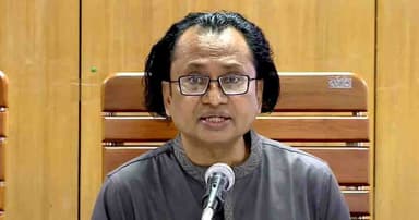 গণমাধ্যমে হাসিনার বক্তব্য প্রচার করলে ব্যবস্থা: তথ্য উপদেষ্টা
