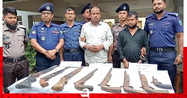মহেশখালীতে ৮ দেশীয় অস্ত্রসহ আটক ২