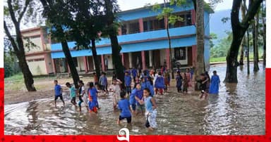 সামান্য বৃষ্টিতেই জলমগ্ন বিছনাকান্দির ভিতরগুল স্কুল