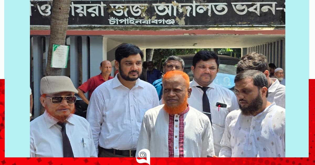 চাঁপাইনবাবগঞ্জে এজলাস ও খাসকামরা ভাঙচুরের ঘটনাস্থল পরিদর্শন এমপির