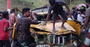 রাঙামাটিতে পিকআপ নিয়ন্ত্রণ হারিয়ে নিহত ৪, আহত ২