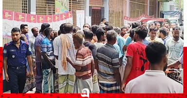 নির্ধারিত দামে সার না পেয়ে দিশেহারা কৃষকরা