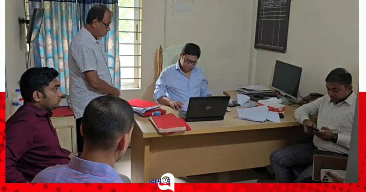 গাজীপুরে অনিয়মের অভিযোগে ভূমি অফিসের চারজন বরখাস্থ