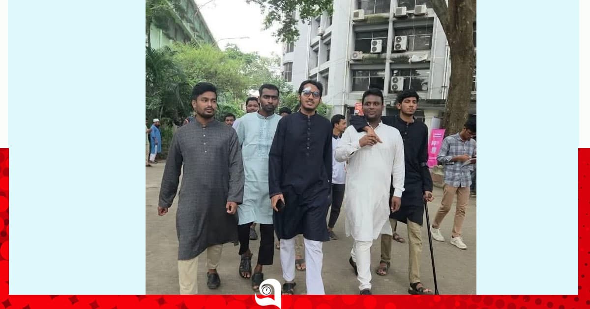 ক্রাচে ভর করে ক্যাম্পাসে জকসু’র আহত নেতারা