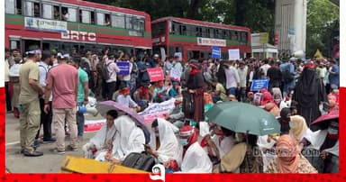 প্রাথমিকে শিক্ষক নিয়োগ: সুপারিশপ্রাপ্তদের শাহবাগে অবস্থান