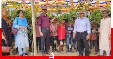কালীগঞ্জে শিক্ষার্থীদের মাঝে গাছের চারা বিতরণ