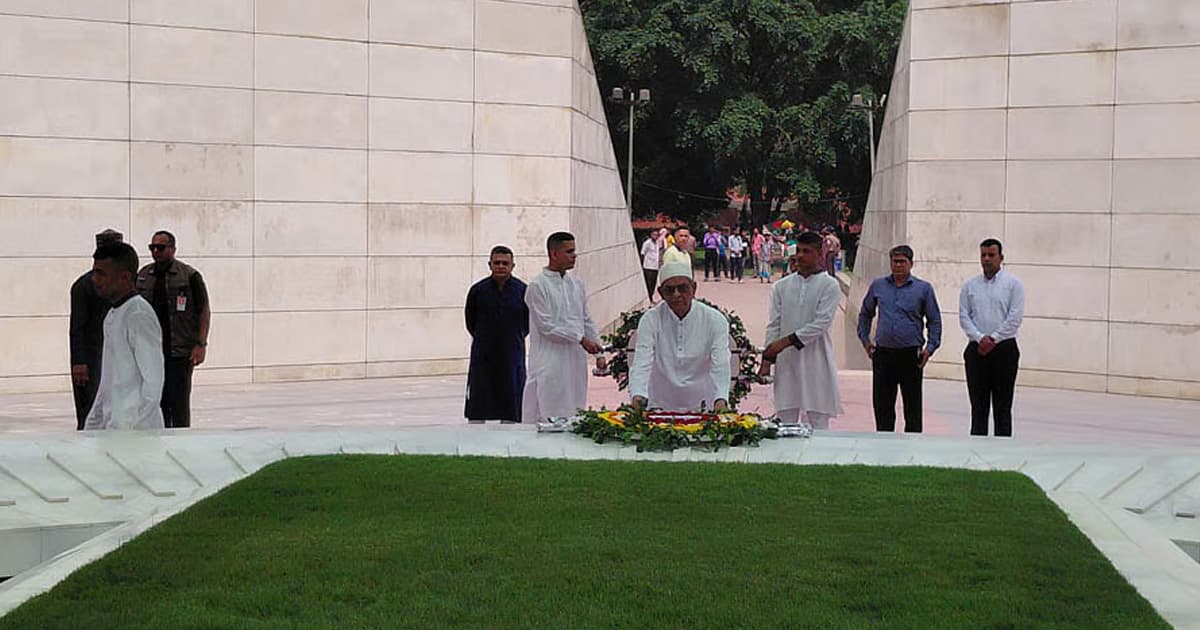 জিয়া দম্পতির কবর জিয়ারত হবু রাষ্ট্রপতির