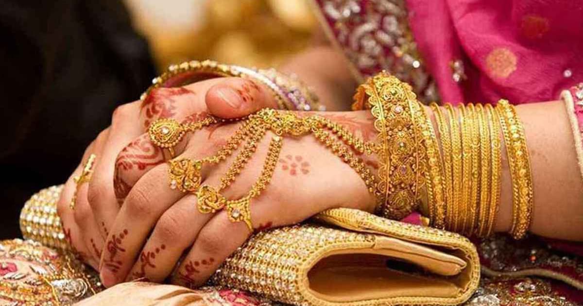 সোনার দাম ভরিতে কমলো ৩২৬৬ টাকা