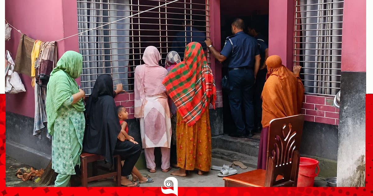 দিনের বেলায় বাড়িতে গৃহবধূকে বেঁধে লুট
