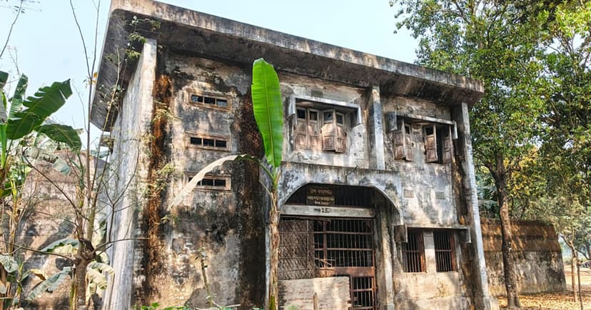 বীরগঞ্জে পরিত্যক্ত জেলখানা এখন ভূতের বাড়ি
