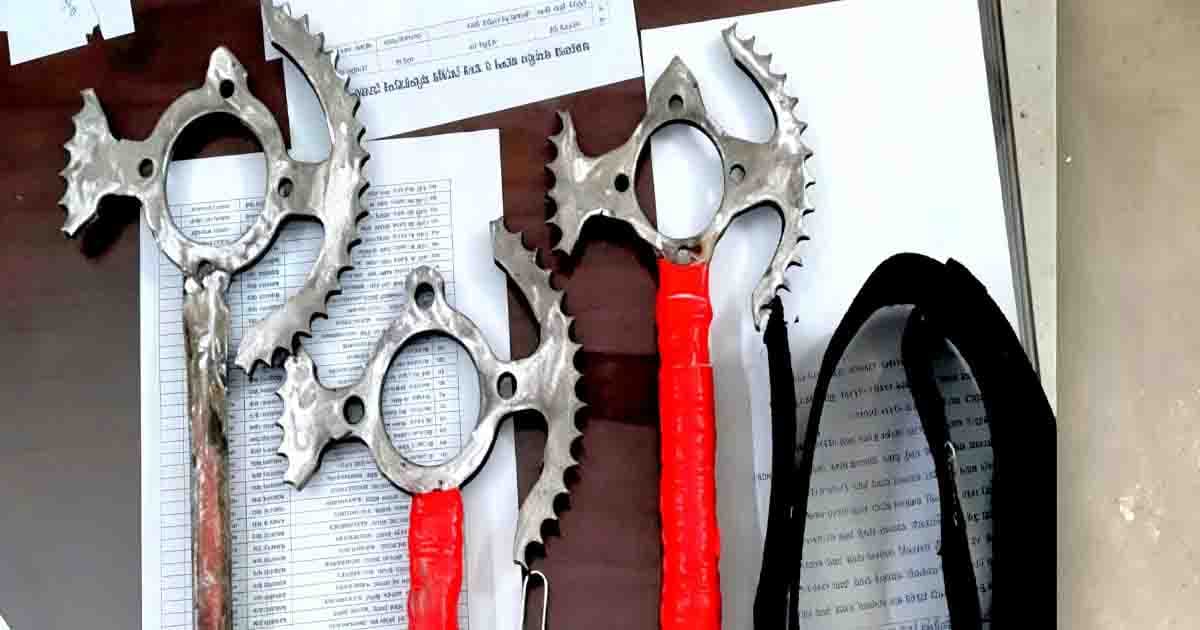 যশোরে অস্ত্রসহ যুবক আটক