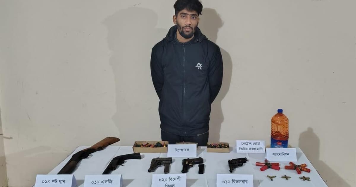 যৌথ বাহিনীর অভিযান, অস্ত্র ও গোলাবারুদসহ আটক এক