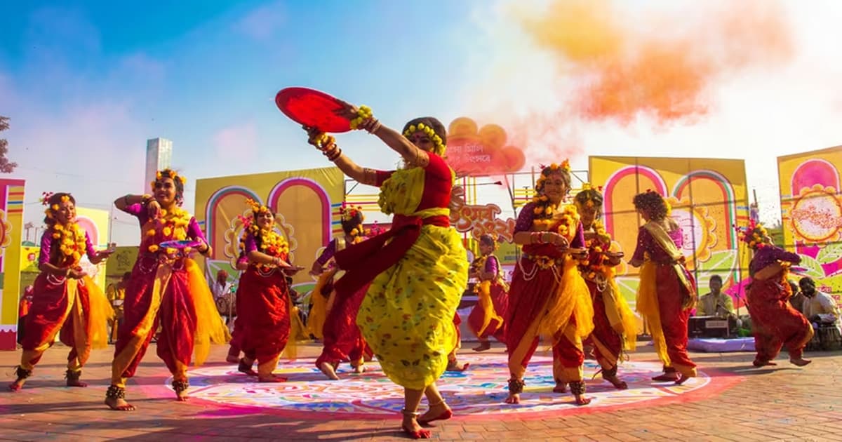 ফাল্গুনে ভালোবাসার রঙ