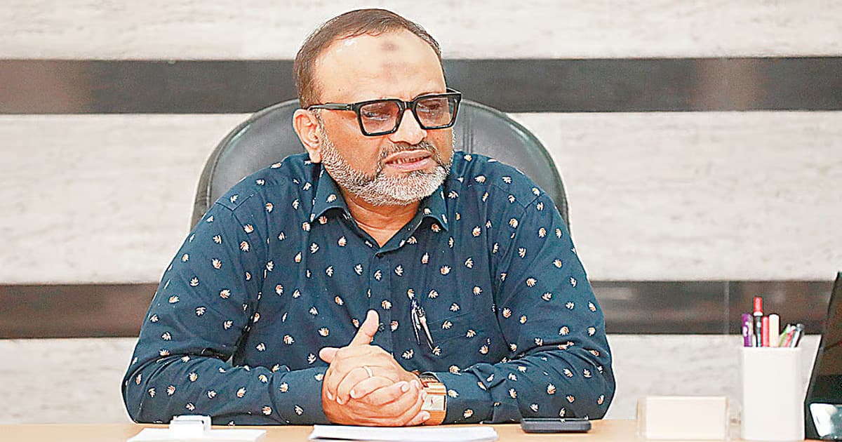 ঢাবি উপাচার্য পদত্যাগ করেছেন