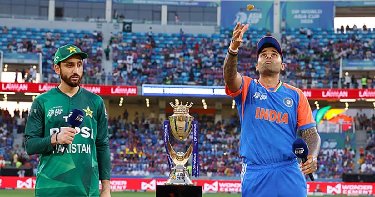 টস জিতে ফিল্ডিংয়ের সিদ্ধান্ত পাকিস্তানের