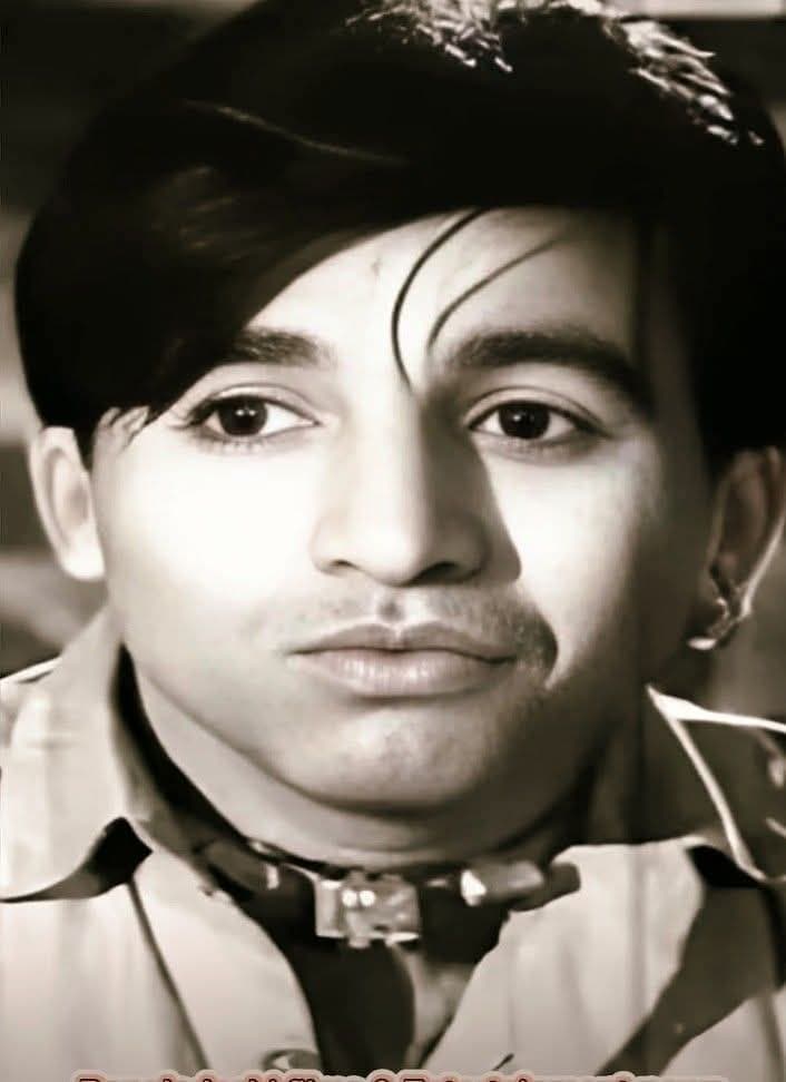 ষাটের দশকে উর্দু সিনেমা ‘মালান’ এ নৃত্য পরিচালক হিসেবে চলচ্চিত্রে কাজ শুরু করেন তিনি।