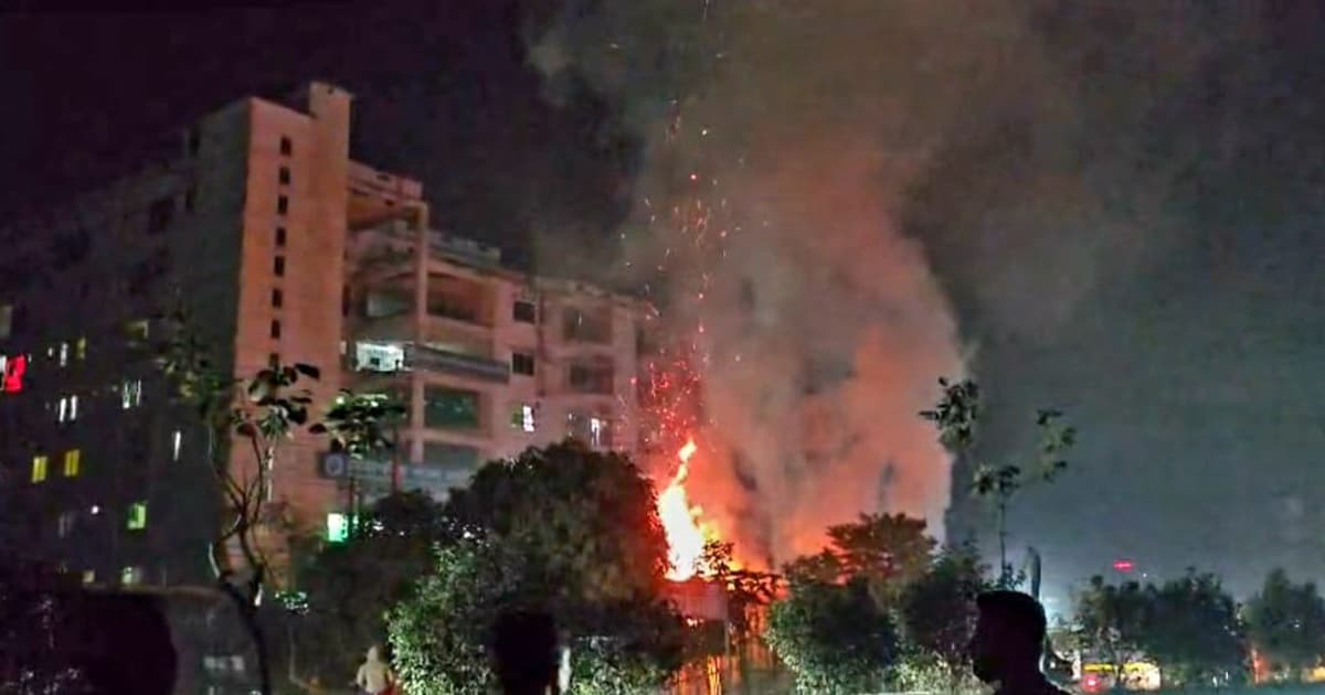 ময়মনসিংহে বিএনপি-স্বতন্ত্র সংঘর্ষ, যুবদলের কার্যালয়ে আগুন