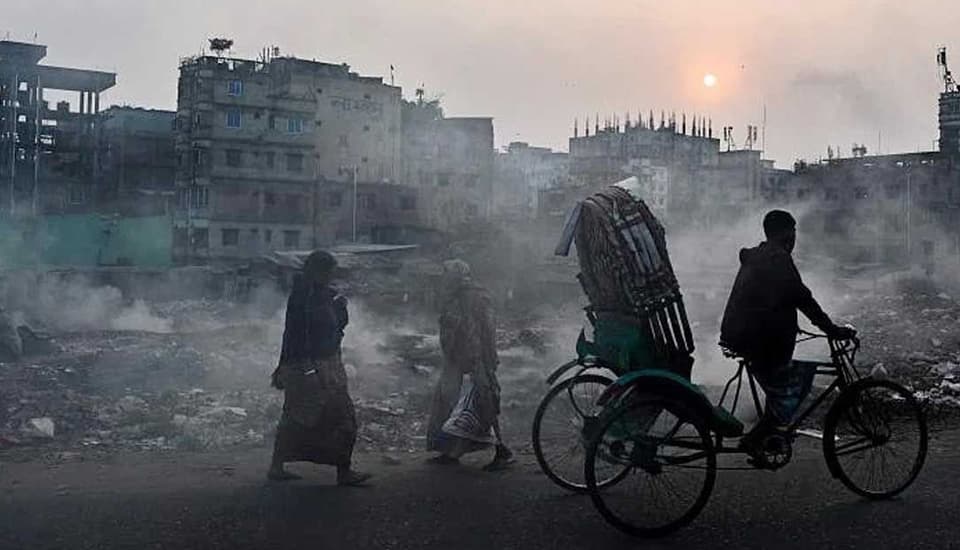 নতুন বছর শুরু ঢাকাবাসীর অস্বাস্থ্যকর বায়ু নিয়ে