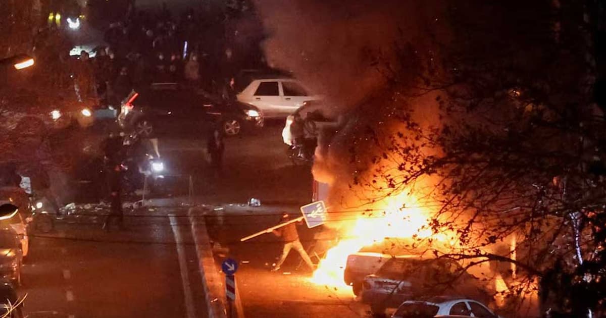 ইরানে বিক্ষোভ-সহিংসতায় নিহত বেড়ে ২৫৭১