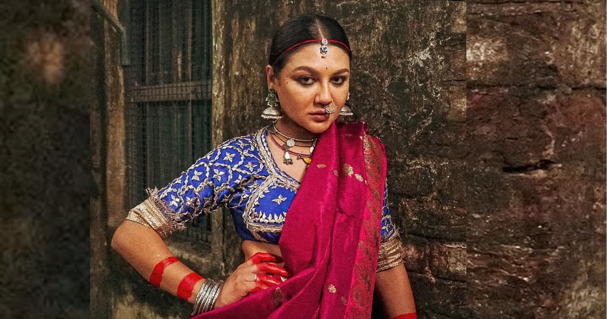 ব্যতিক্রমী লুকে জয়া আহসান