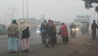 ঢাকায় শীত আরও বাড়ল, আজও কুয়াশার দাপট