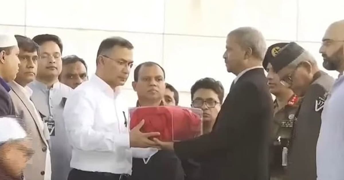 খালেদা জিয়াকে নিয়ে স্মৃতিচারণ আইন উপদেষ্টার