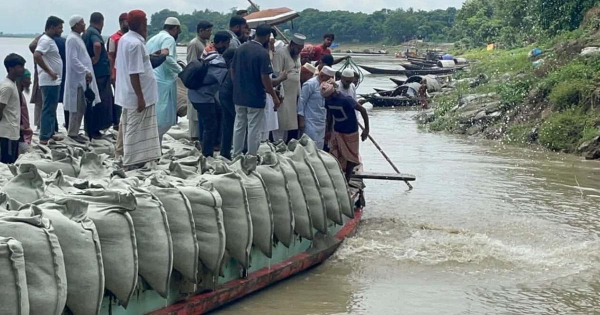 কুষ্টিয়ার নদী ভাঙন প্রতিরোধে জিও ব্যাগ ডাম্পিং কার্যক্রমের উদ্বোধন