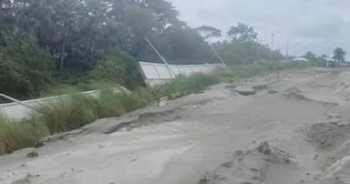 ফের ধসে পড়েছে আবাসিক ভবন এলাকার সীমানা প্রাচীর