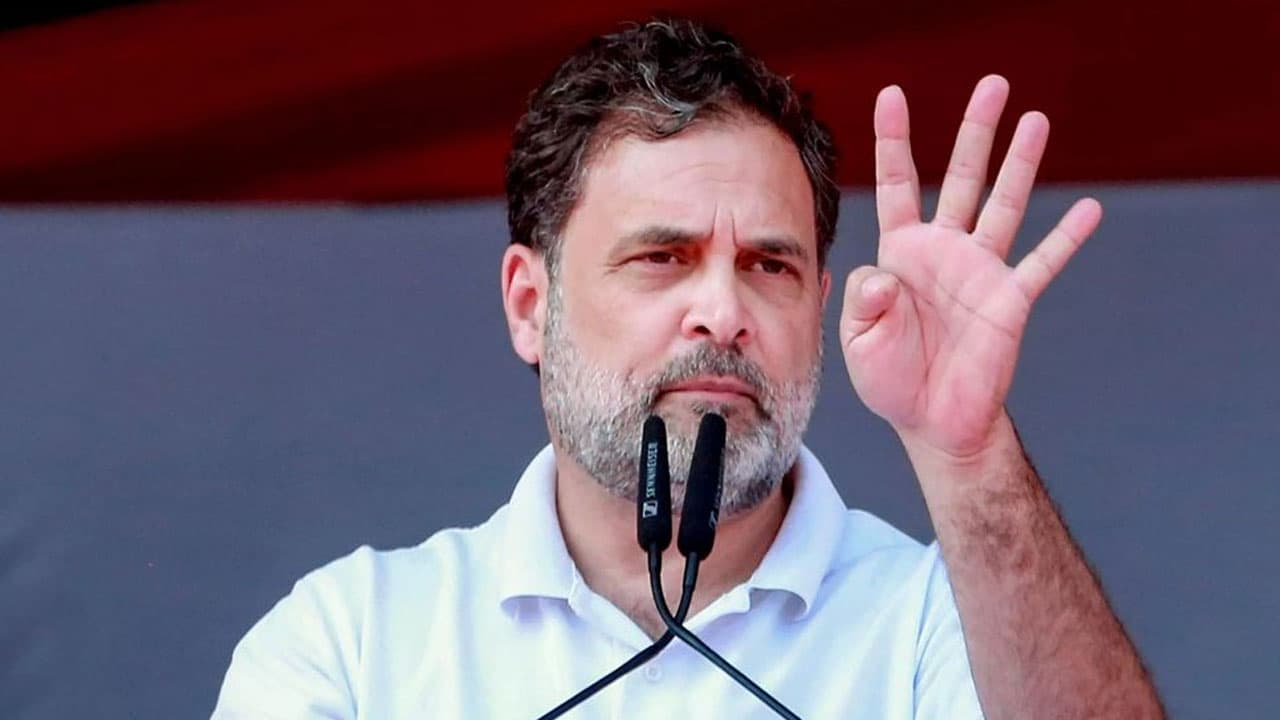 ‘শিক্ষামন্ত্রীর পদত্যাগ ছাড়া কোনো আলোচনা নয়’