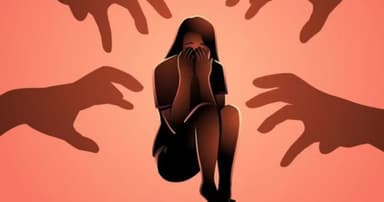 কিশোরীকে ধর্ষণের অভিযোগ, সালিশে ‘জুতার বাড়ি’