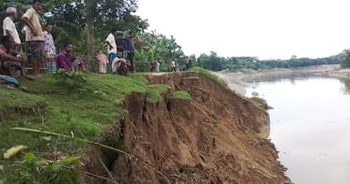 মনু নদীর বিভিন্ন স্থানে ভাঙনের ঝুঁকি