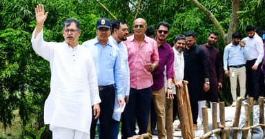 টেকসই বেড়িবাঁধ ও কার্যকর স্লুইস গেট ব্যবস্থাপনায় জোর দিচ্ছে সরকার