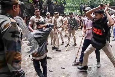 রণক্ষেত্র দিল্লি, বন্ধ ইন্টারনেট